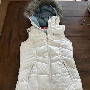 Columbia White down Vest small